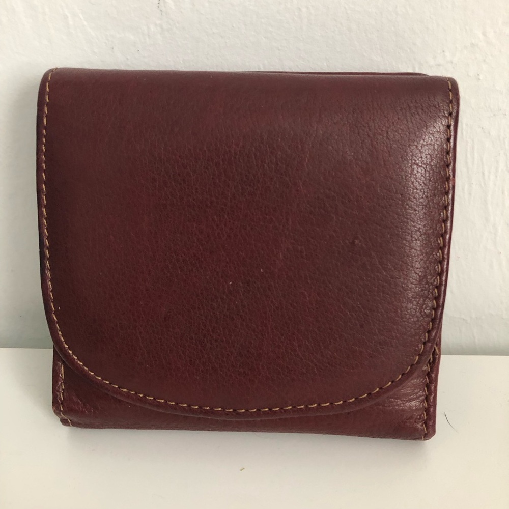 Vintage Compact Leather Bi-Fold Wallet
